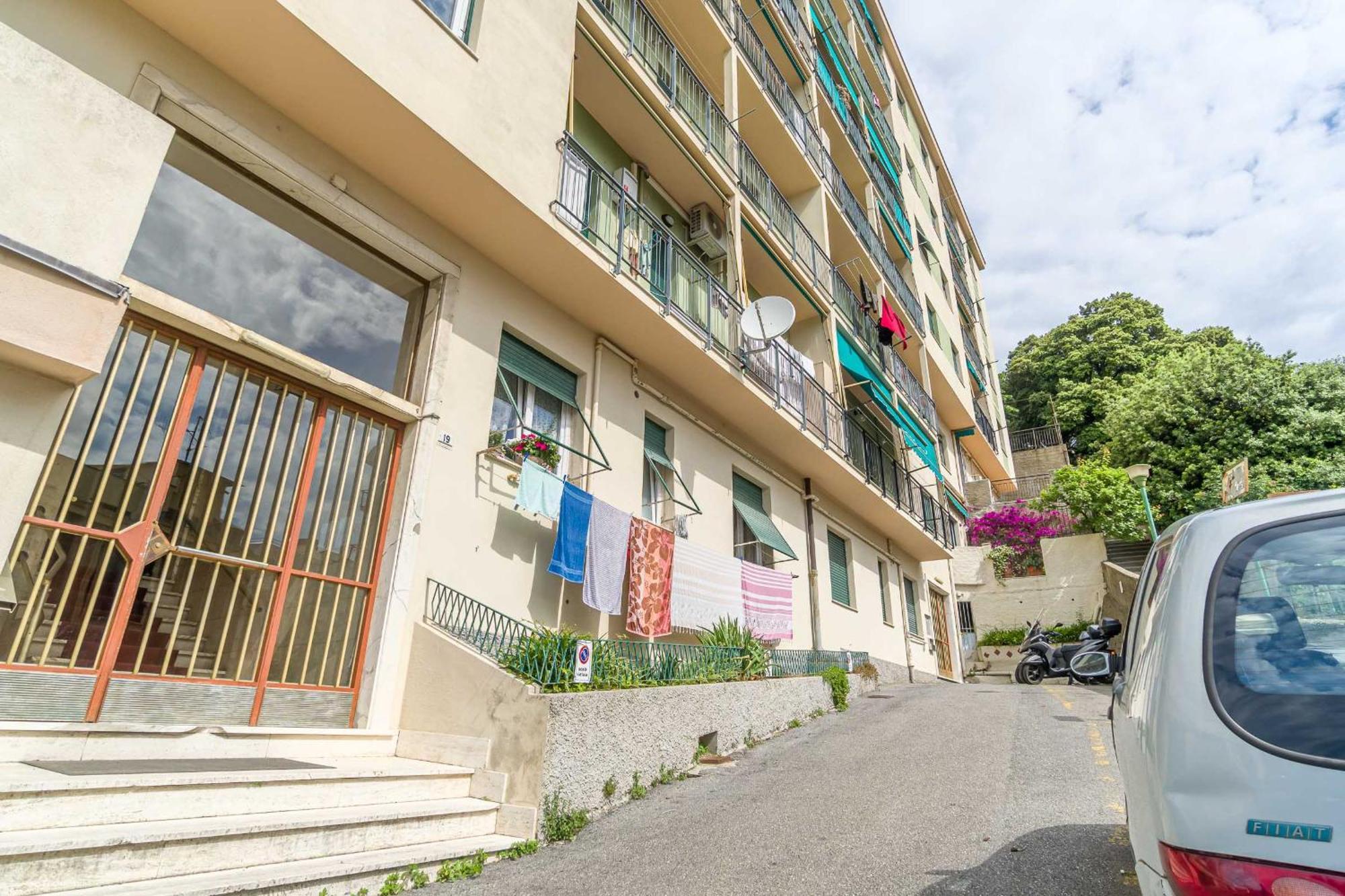 Monik House: Central House With Parking Apartment Genoa Bagian luar foto
